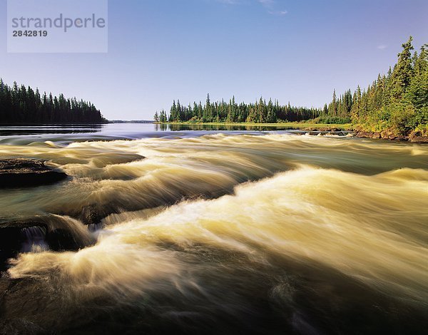 Rapids entlang der Gras River  northern Manitoba  Kanada
