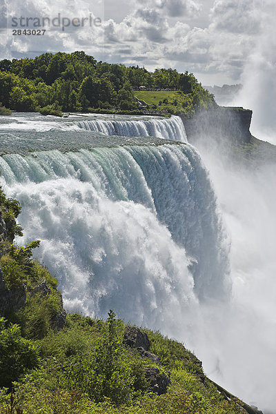 Die American Falls fotografiert von Prospect Point - Niagara Falls New York USA