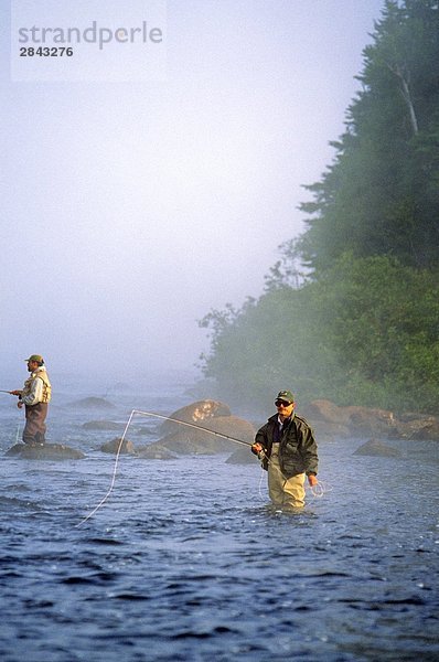 Lachsangeln auf den oberen Humber River  Neufundland  Kanada