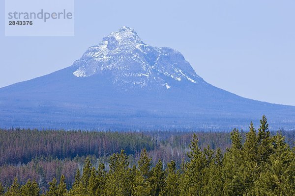 Anahim Peak ist ein vulkanische Berg in der Nähe von Anahim Lake  British Columbia  Kanada