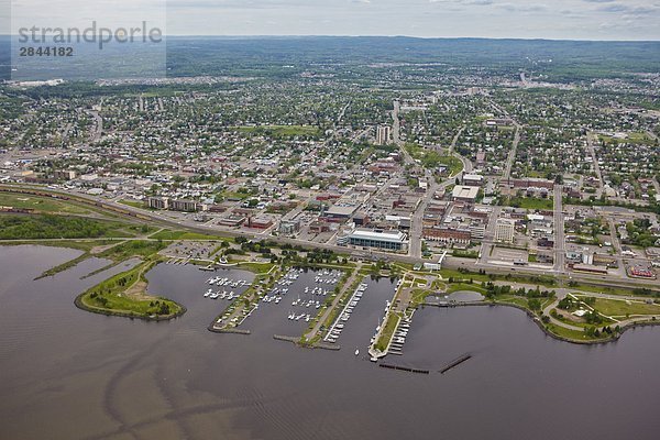 Marina und Waterfront in der Stadt Thunder Bay  Ontario  Kanada