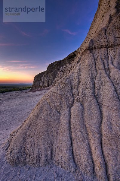 Formationen und Muster auf Castle Butte bei Sonnenuntergang in Big Muddy Badlands  südliche Saskatchewan  Kanada