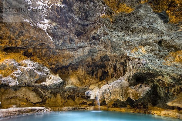 Informationen über den Felsen in der Höhle und Basin National Historic Site  Sulphur Mountain  Banff-Nationalpark  Alberta  Kanada