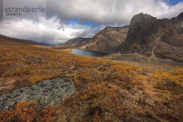 Blick nach Süden das Klondike-Tal mit Kluft See in ferne  Yukon  Kanada