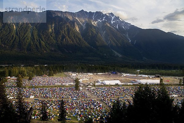 Pemberton Musikfestival unter Mount Currie  Pemberton  British Columbia