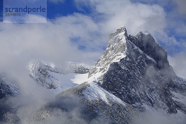 nahe Winter Morgen Wind Nebel Rocky Mountains Canmore Alberta Alberta Kanada kanadisch