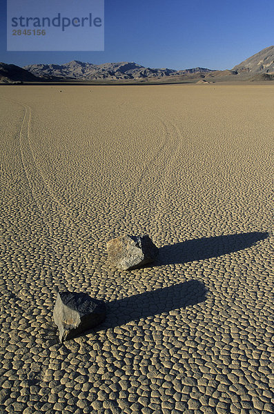 Rock Trails at The Racetrack  Death Valley National Park  Kalifornien  USA