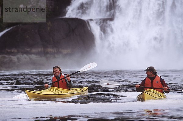 Kajak Wasserfall Ruderer British Columbia Kanada Meeresarm