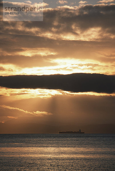 Sonnenuntergang Segeln Lastkahn British Columbia Kanada Meerenge