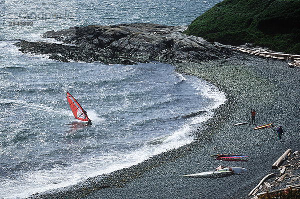 Windsurfer surfer Strand Kopfball British Columbia Kanada Dallas Vancouver Island