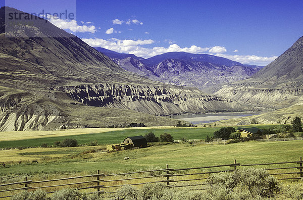 Ranch über Fraser River  British Columbia  Kanada.