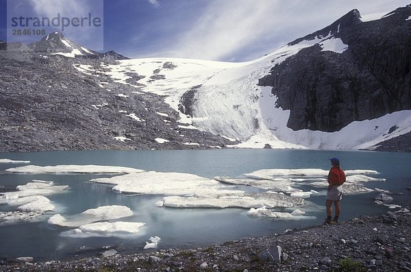 Wanderer verloren Lake  Tweedsmuir Park  British Columbia  Kanada.