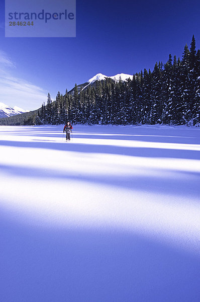 Skitour auf zugefrorenen Isaac See