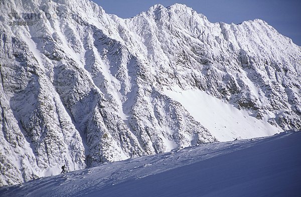 Skifahren bis zur Outlook Berg  Kokanee Gletscher Provincial Park  in der Nähe von Nelson  British Columbia  Kanada.