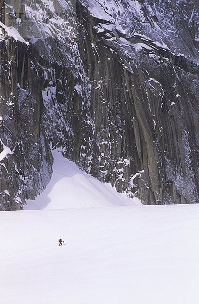 Skitour unter Snowpatch Spire  Bugaboos  British Columbia  Kanada.