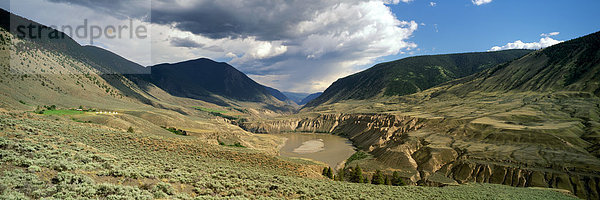 Fraser River in der Region Cariboo. British Columbia  Kanada.