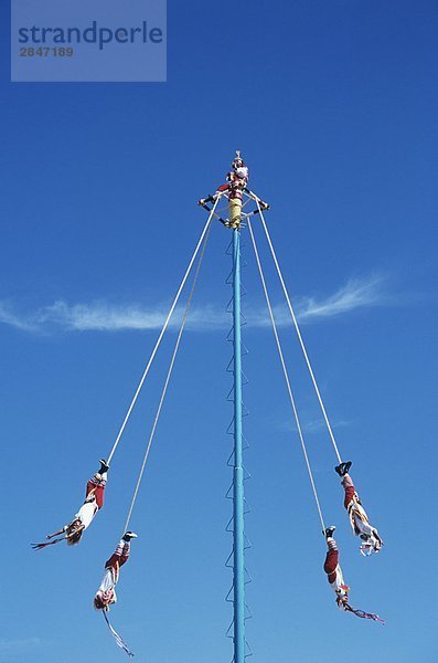 Mexiko  Voladores (Flyer)  führen Sie Totonaken Native Ritual  außerhalb der Tulum  Yucatan