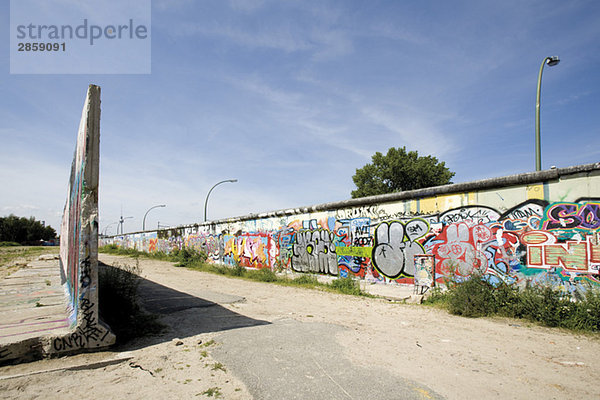 Germany  Berlin  Wall with graffiti