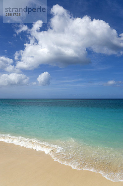 Grenada  St. George´s  Blick entlang des Strandes bei Grand Anse