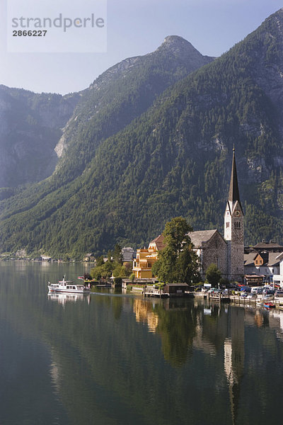 Austria  Salzkammergut  Hallstatt village and lake