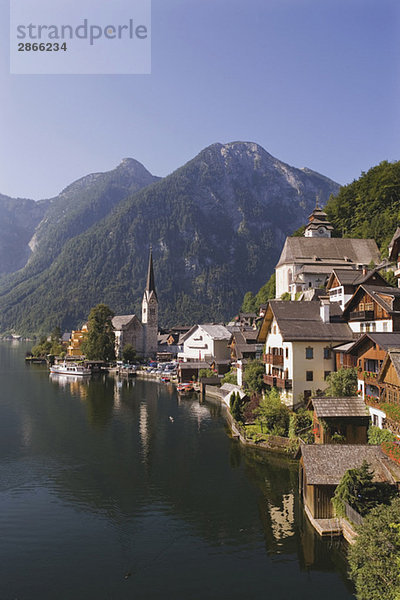 Austria  Salzkammergut  Hallstatt village and lake