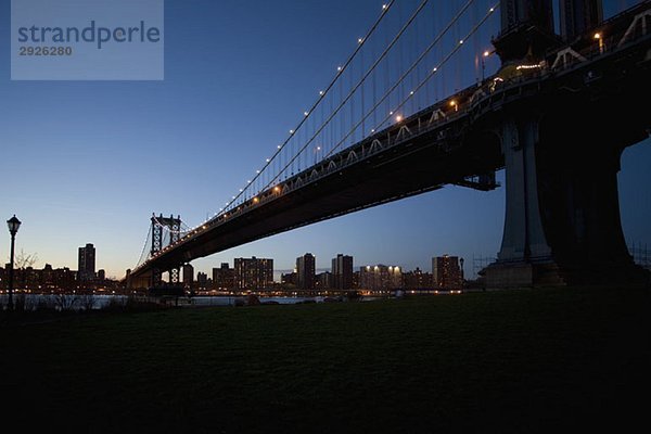 Manhattan Bridge bei Sonnenuntergang  New York City
