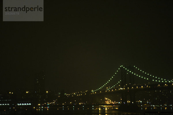 Williamsburg Brigde bei Nacht  New York City