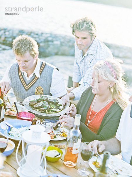 Eine Dinner-Party am Meer Schweden.