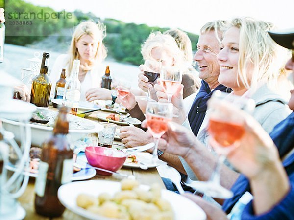 Eine Dinner-Party am Meer Schweden.