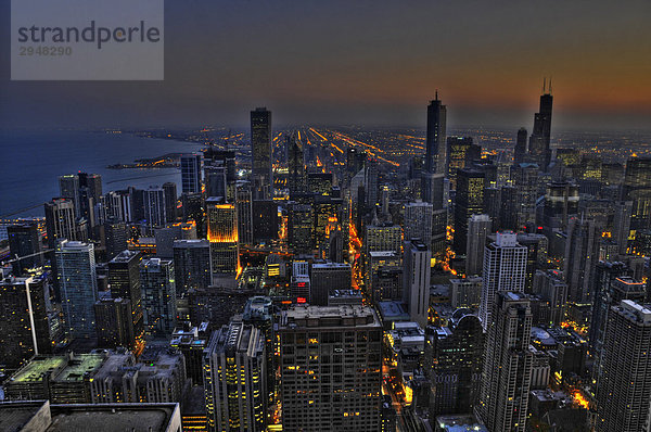 Stadt Chicago in der Nacht