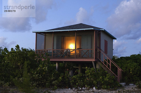 Wohnhaus Strand Strauch umgeben Bahamas