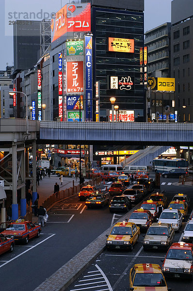 Ansicht außerhalb der Ueno Station  Tokio  Japan