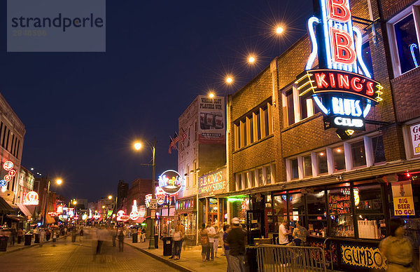 Beale Street in der Nacht  Memphis  Tennessee