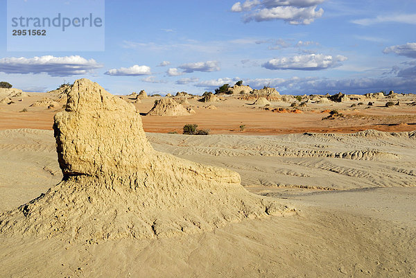 Versteinerte Sanddünen im Mungo National Park  New South Wales  Australien