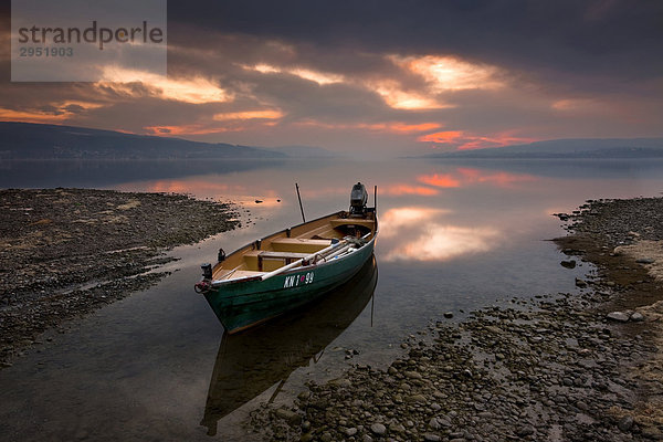 Fischerboot auf der Insel Reichenau am Bodensee  Sonnenuntergang  Baden-Württemberg  Deutschland