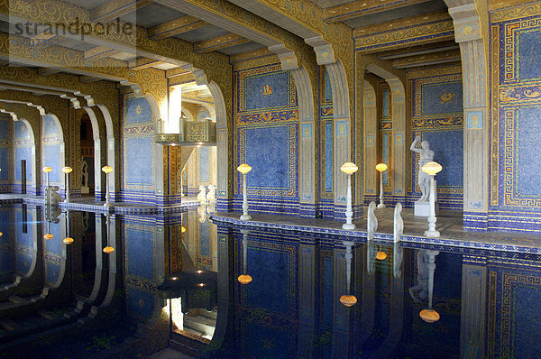 Vereinigte Staaten von Amerika USA Innenaufnahme Wasser Architektur Schwimmbad Kalifornien San Simeon Villa