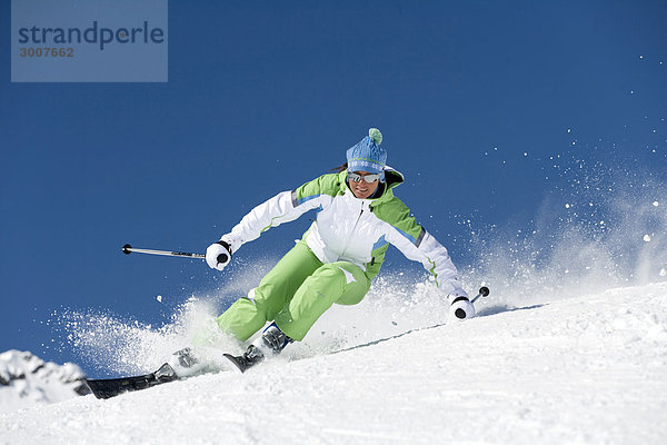 10853609  Ski  Skifahren  Wintersport  Sport  Schnee