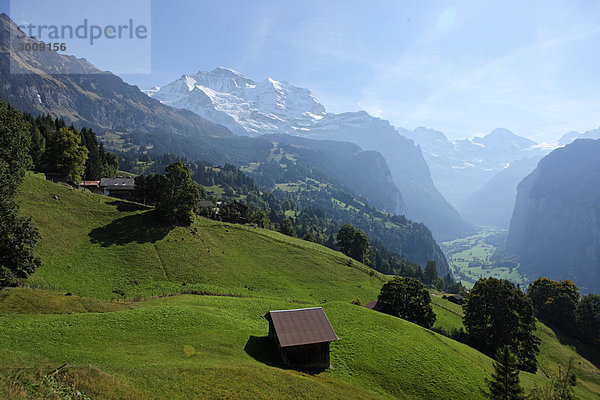 Landschaftlich schön landschaftlich reizvoll Berg Landschaft Tal Alpen Bern Berner Oberland Schweiz Kanton Bern
