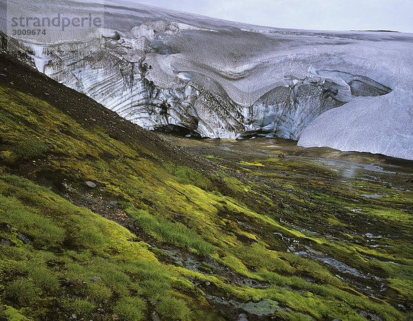 Eishöhle am Westhang des Hrafntinnusker  Laugavegur  Landmannalaugar  Island