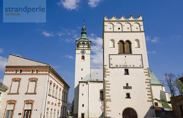 Kirche und Glockenturm in Lipnik nad Becvou  Mähren  Tschechische Republik  Europa