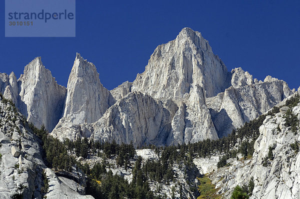 Höchster Berg Kaliforniens  Mount Whitney 4350 m  Gipfel der Sierra Nevada  Kalifornien  USA  Nordamerika