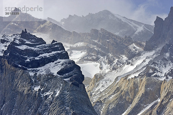 Felstürme Los Cuernos  Torres del Paine Nationalpark  Patagonien  Chile  Südamerika