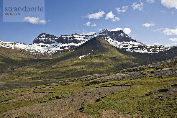 Dyrfjöll Massiv  Bakkager_i  Island