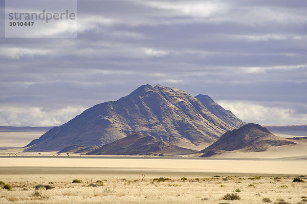 Dolerithügel am Rand der Namib  Namibia  Afrika
