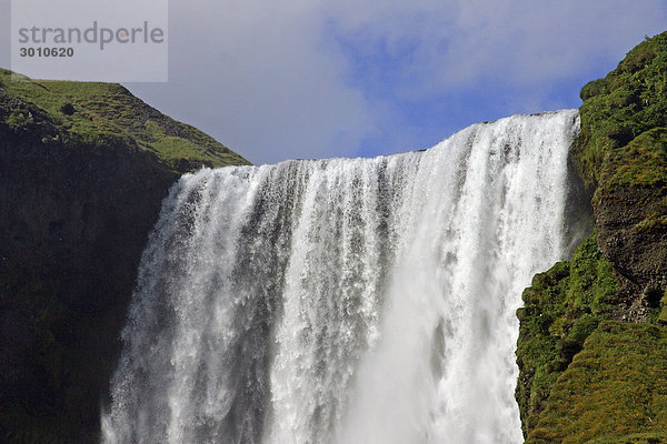 Skogafoss-Wasserfall auf der Insel Island - Südisland  Island  Europa