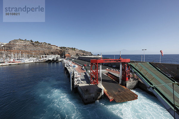 Anlegestelle für Fähre  San Sebasti·n de la Gomera  Kanaren  Kanarische Inseln  Spanien  Europa