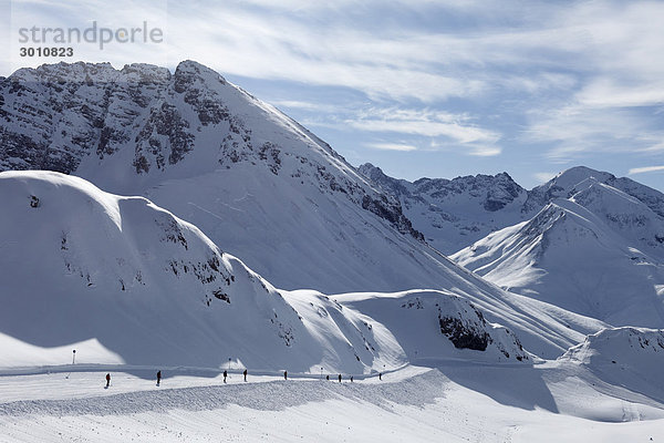 Skigebiet Lech am Rüfikopf  links Rüfispitze  Lechtaler Alpen  Vorarlberg  Österreich