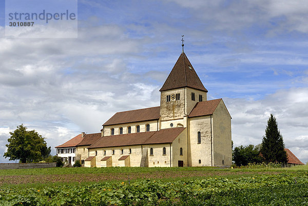 Kirche St. Georg auf der Insel Reichenau  Baden-Württemberg  Deutschland  Europa.