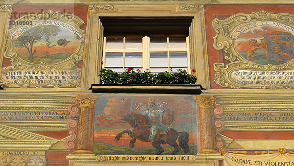 Schaffhausen - Fassadenmalerei an einem Altstadhaus - Schweiz  Europa.