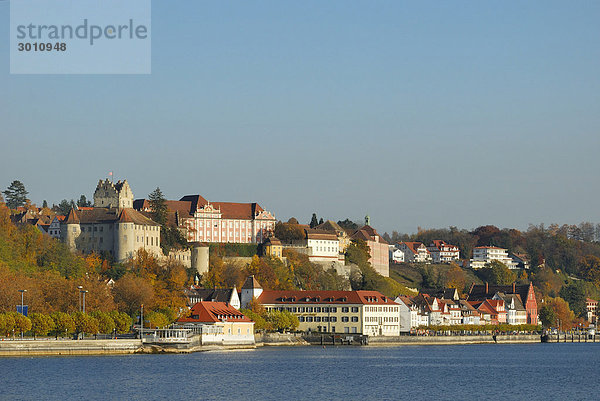 Meersburg - Uferpromenade  Burg und neues Schloß - Baden-Württemberg  Deutschland  Europa.